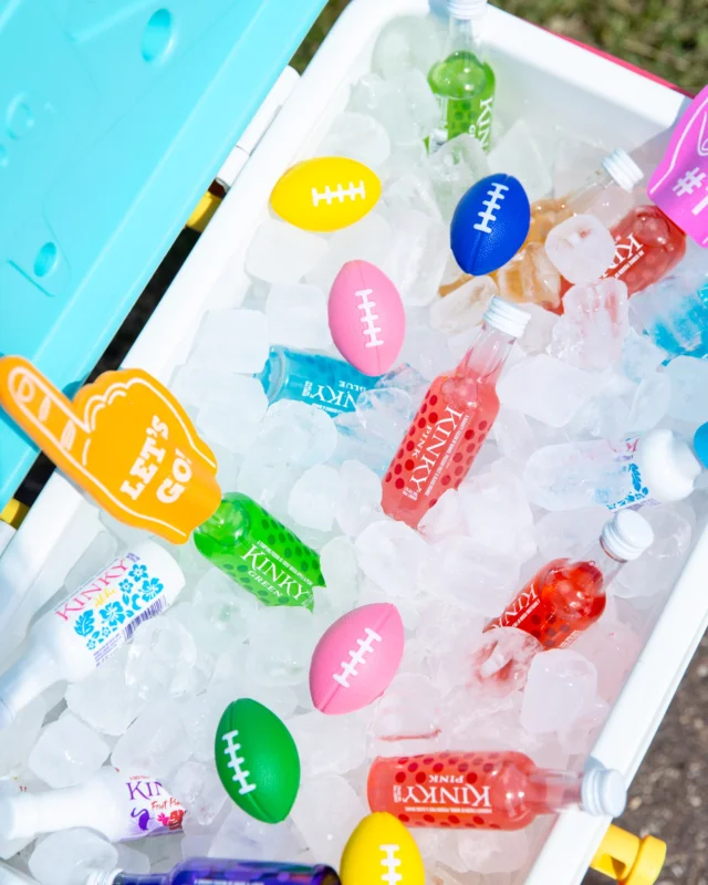It’s giving… cute little tailgate moment 💕🎉​
